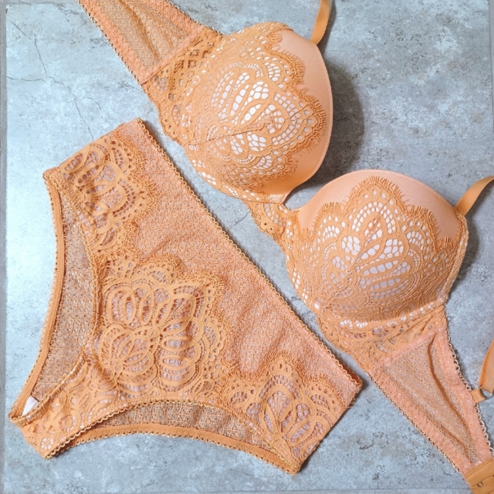 NWOT VS Dream Angels Orange Lace Push Up Bra & M Mid-Rise Cheeky Set